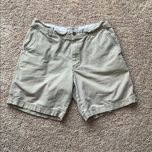 Izod khaki shorts.